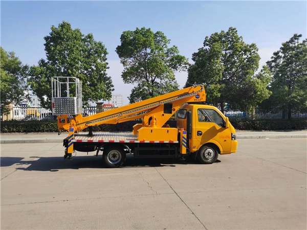 國(guó)六東風塗逸20米高空作業車