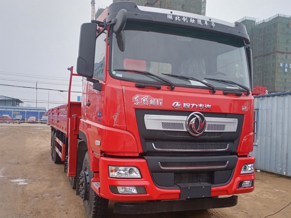 國(guó)六東風暢行D7前四後(hòu)八随車吊新品上市