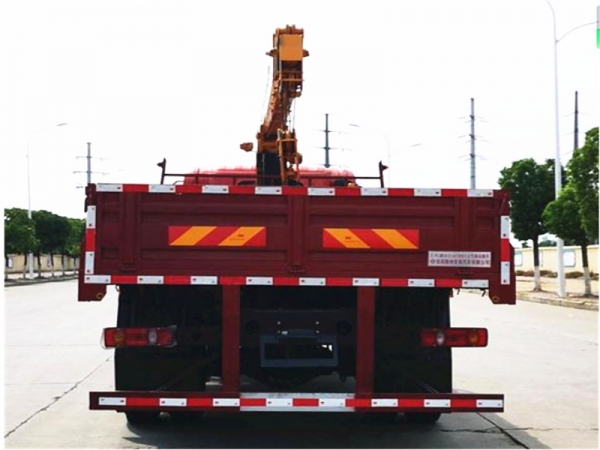 東風随專單橋國(guó)六徐工随車吊